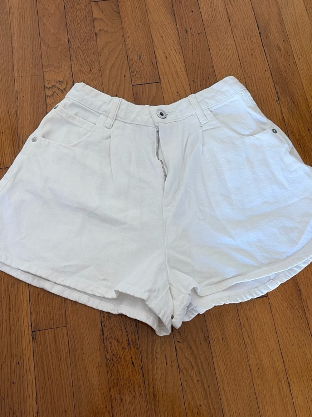 Bershka White Women's Casual High-Waist Shorts